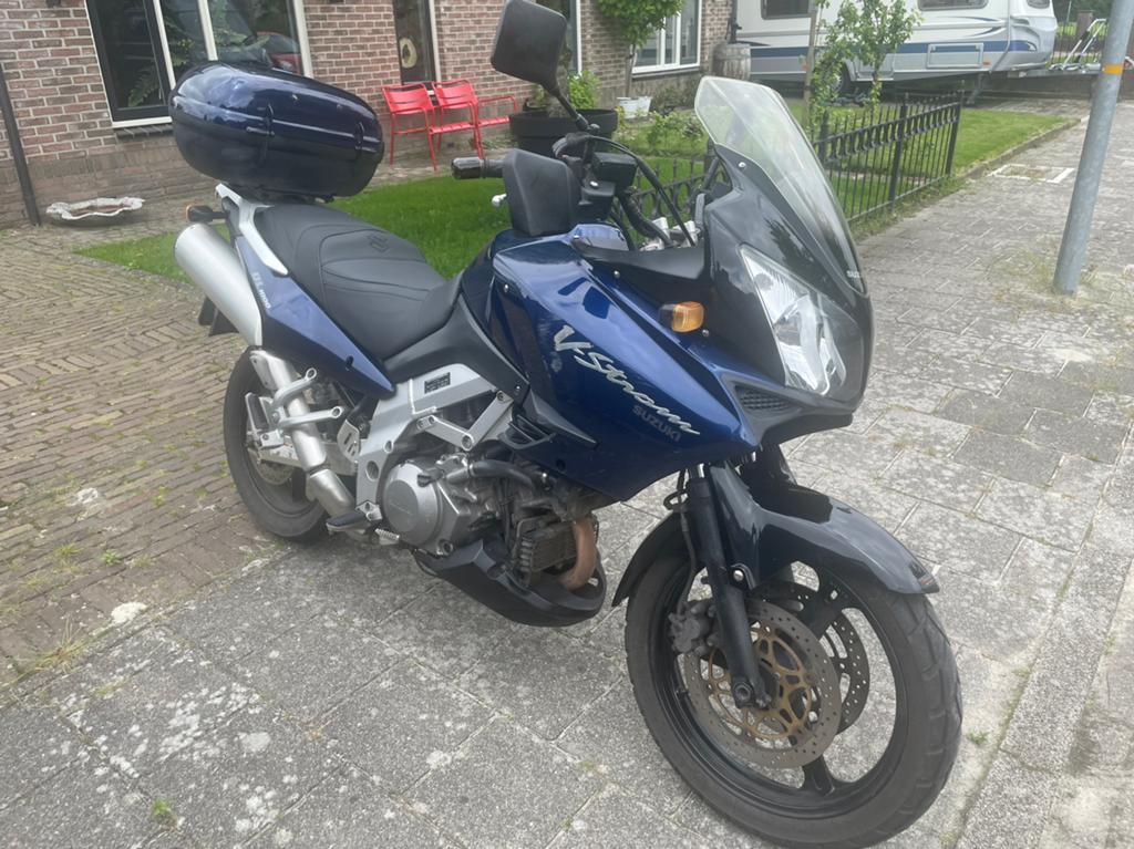 Suzuki V-Strom DL1000 Toermotor met topkoffer, Motoren, Motoren | Suzuki, 2 cilinders, Motorrijbewijs A, Gebruikt, Particulier
