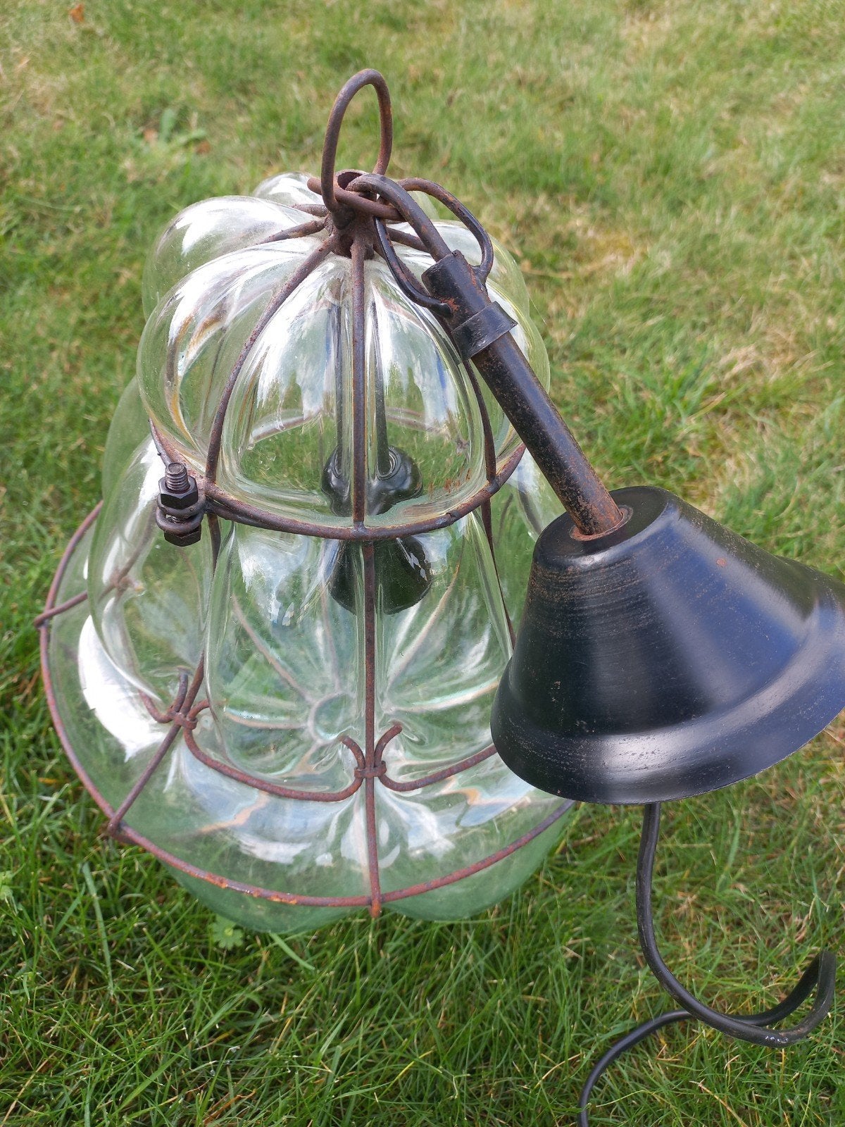 Mooie glazen bollamp met metalen frame, Huis en Inrichting, Lampen | Hanglampen, Ophalen, Gebruikt, E27 (groot), Glas