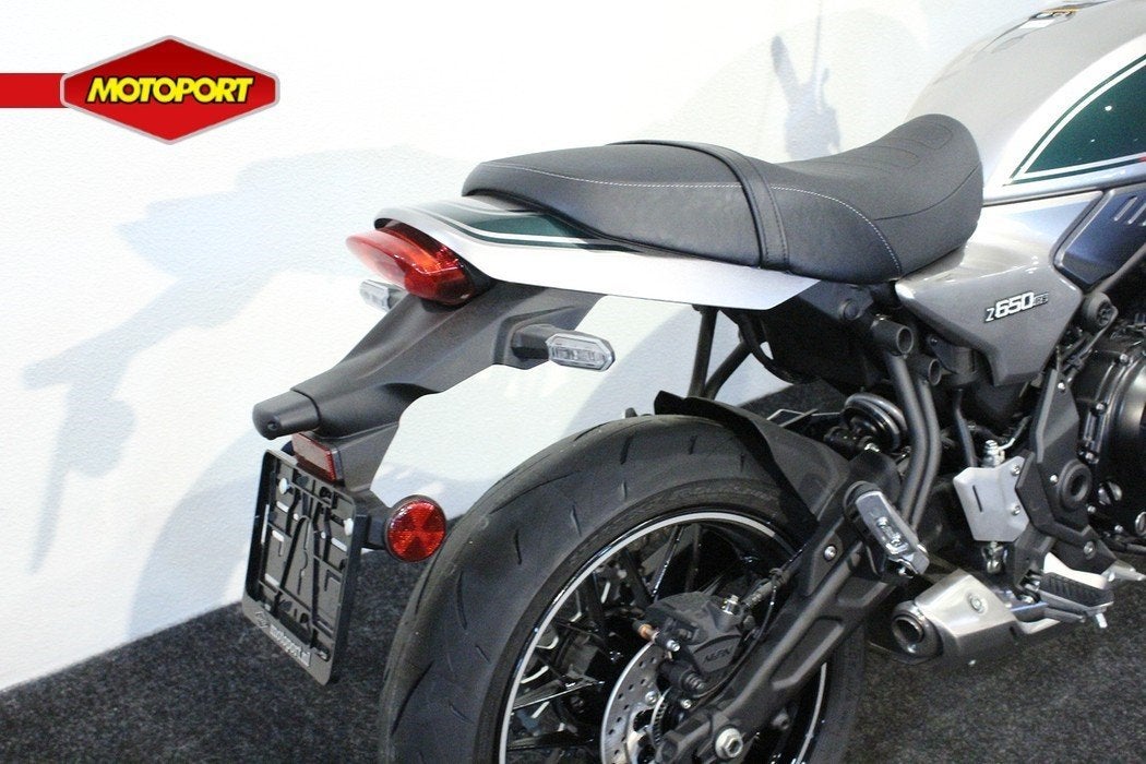 Kawasaki Z650 RS, Bedrijf, Naked bike