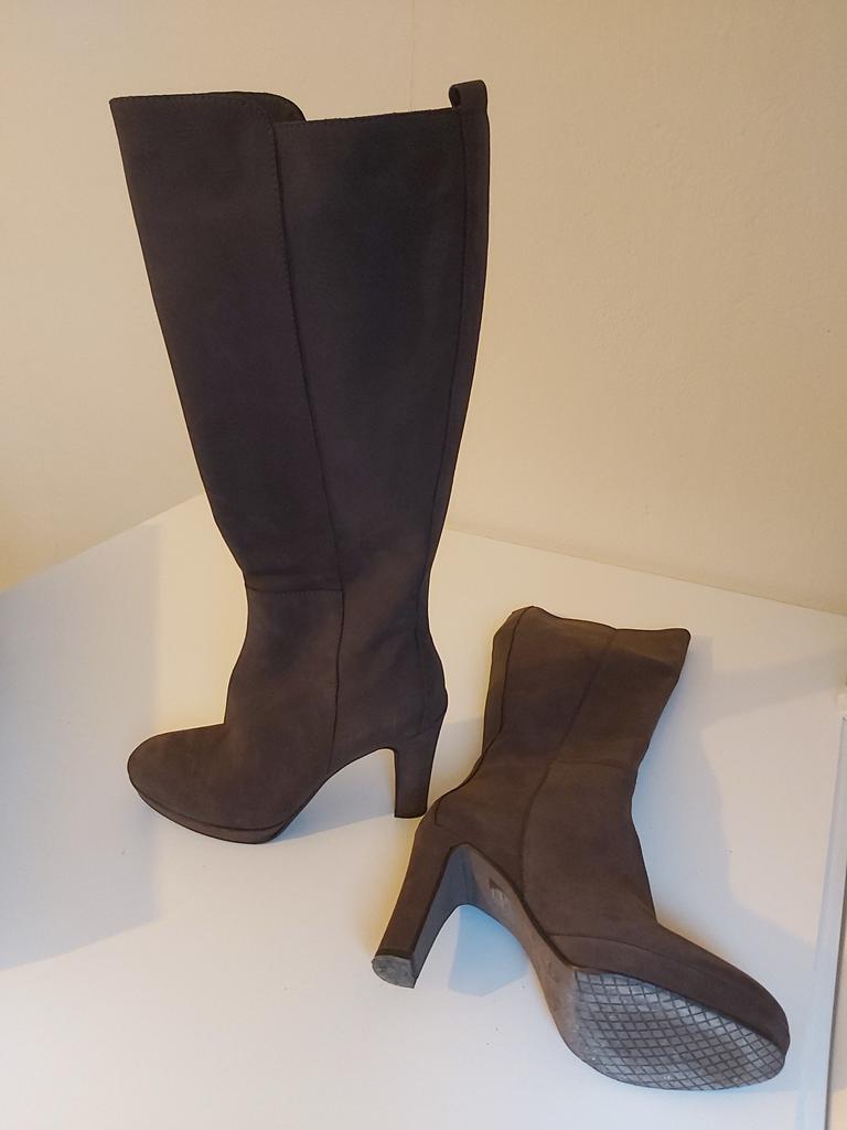 Elegante hoge laarzen met smalle schacht, Kleding | Dames, Schoenen, Ophalen of Verzenden, Zo goed als nieuw, Bruin, Hoge laarzen