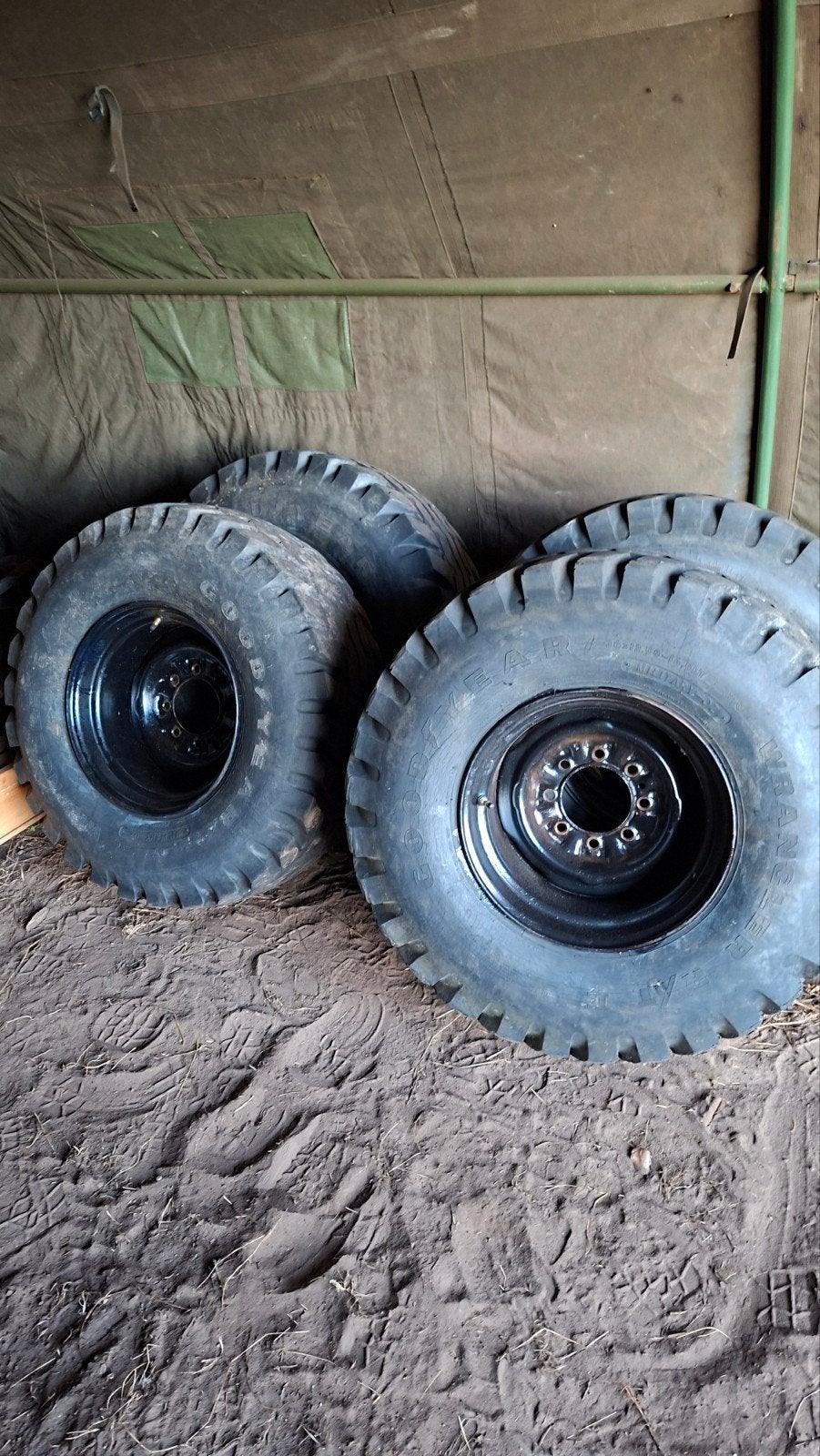 36 12.50 16.5  brede velg 8x165.1  w200, Ophalen, Gebruikt
