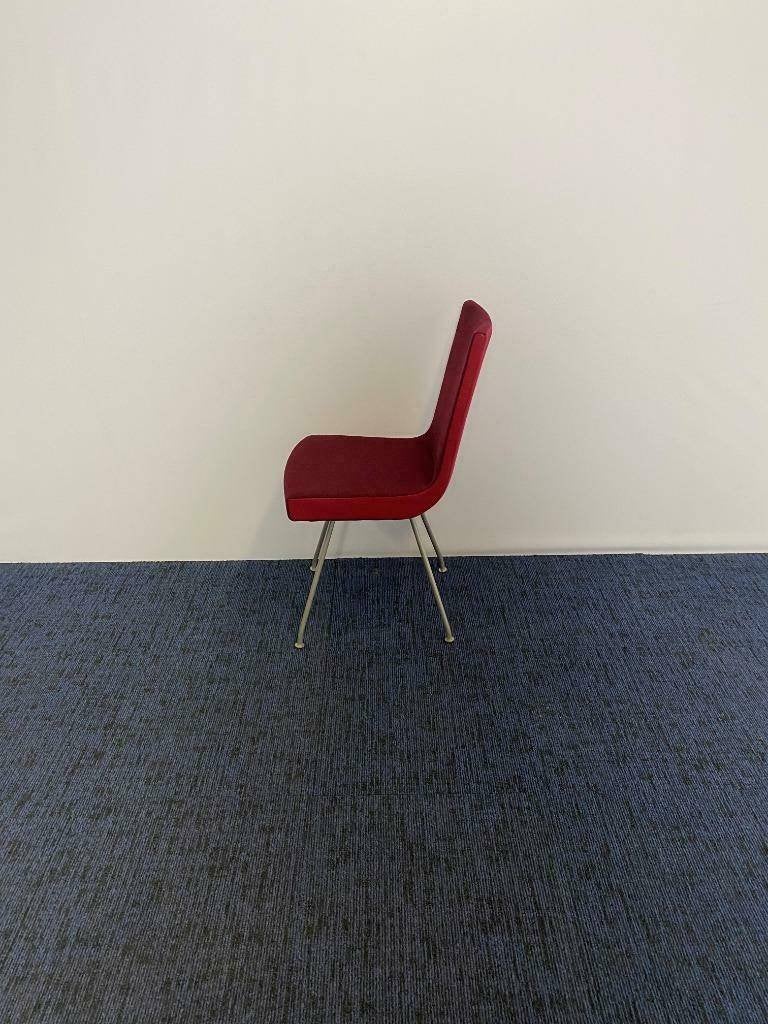 Vergaderstoel Montis Jim, bordeaux rood / rood, stof, Huis en Inrichting, Stoelen, Ophalen, Gebruikt, Rood, Eén