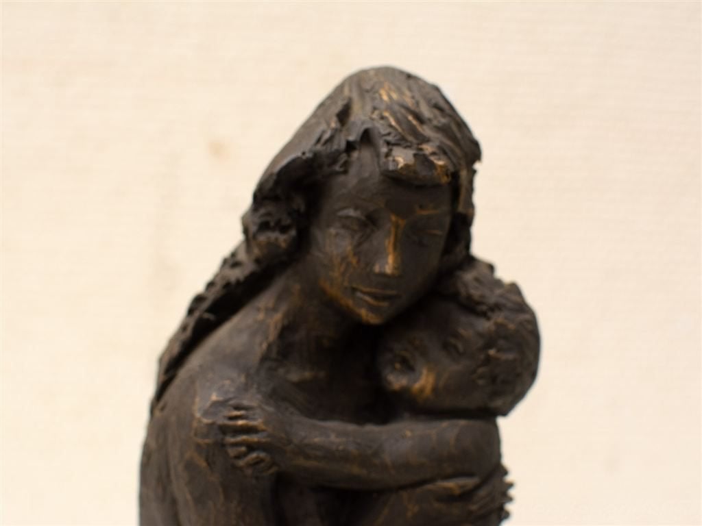 Bronzen beeld van een vrouw met een kind 37136, Ophalen of Verzenden, Gebruikt, Mens