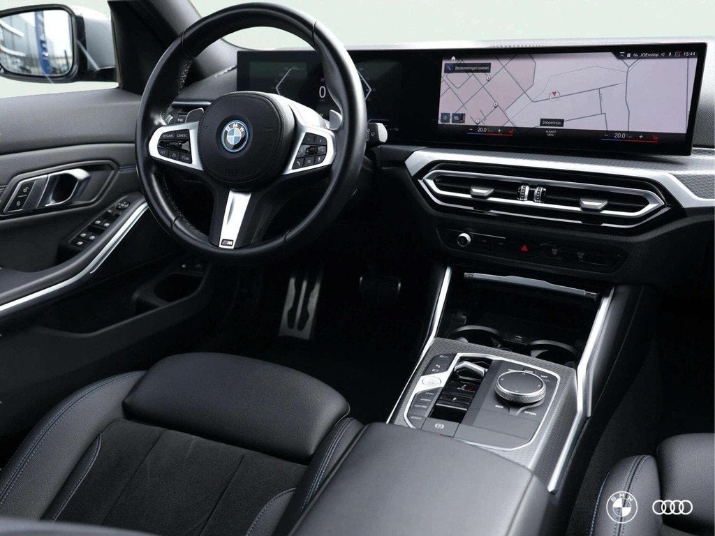 BMW 330E M SPORT / SKYSCRAPER / AMBIENTE / CARPLAY / 19", Auto's, BMW, 1998 cc, Achterwielaandrijving, 4 cilinders, Met garantie (alle)