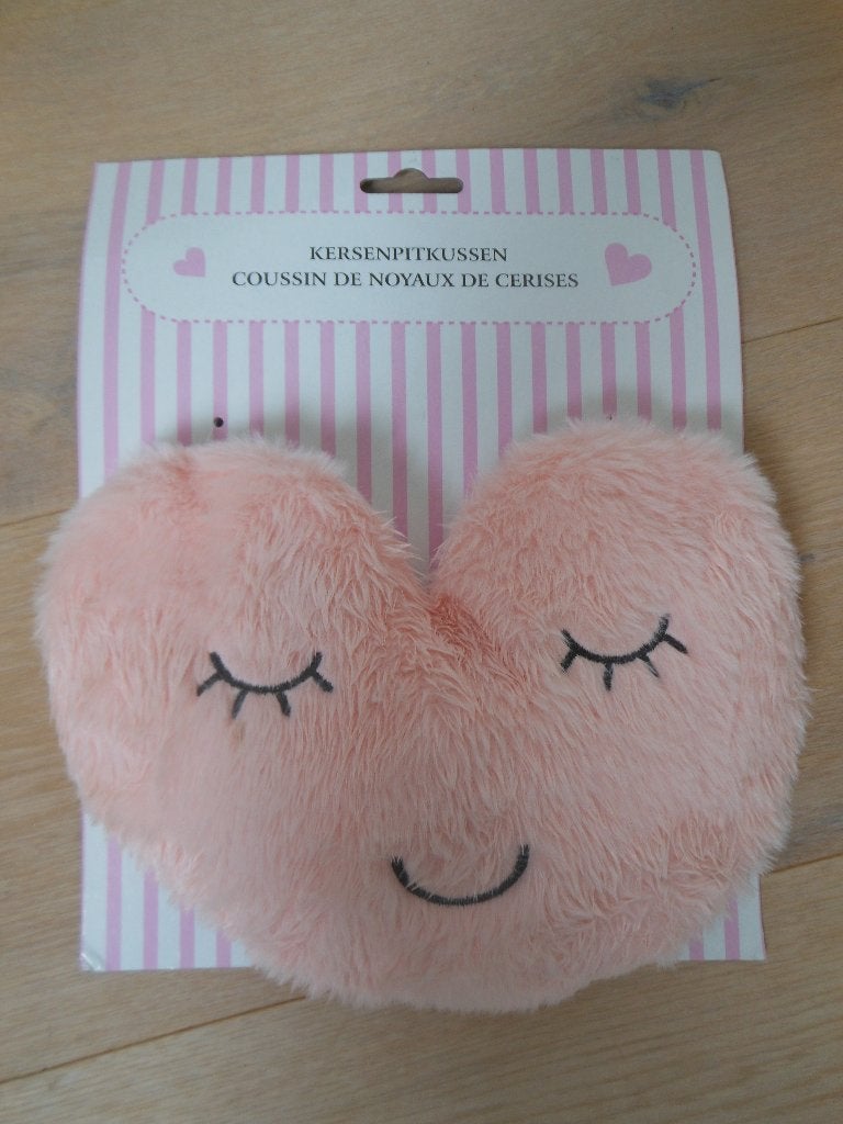 Te koop: Kersenpitkussen, hartvorm, hart, roze, gezichtje, Sport en Fitness, Gezondheidsproducten en Wellness, Ophalen of Verzenden
