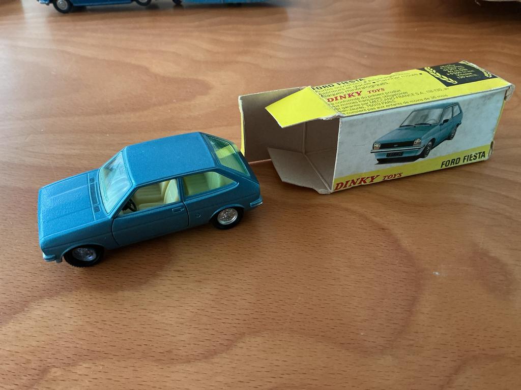 Dinky Toys Ford Fiesta (blauw) met originele doos, Ophalen of Verzenden, Gebruikt, Auto, Dinky Toys