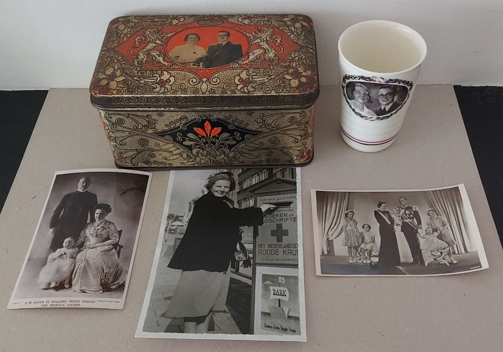 Koningin Juliana beker blik foto kaarten Koningshuis, Verzamelen, Ophalen of Verzenden, Zo goed als nieuw, Nederland, Overige typen