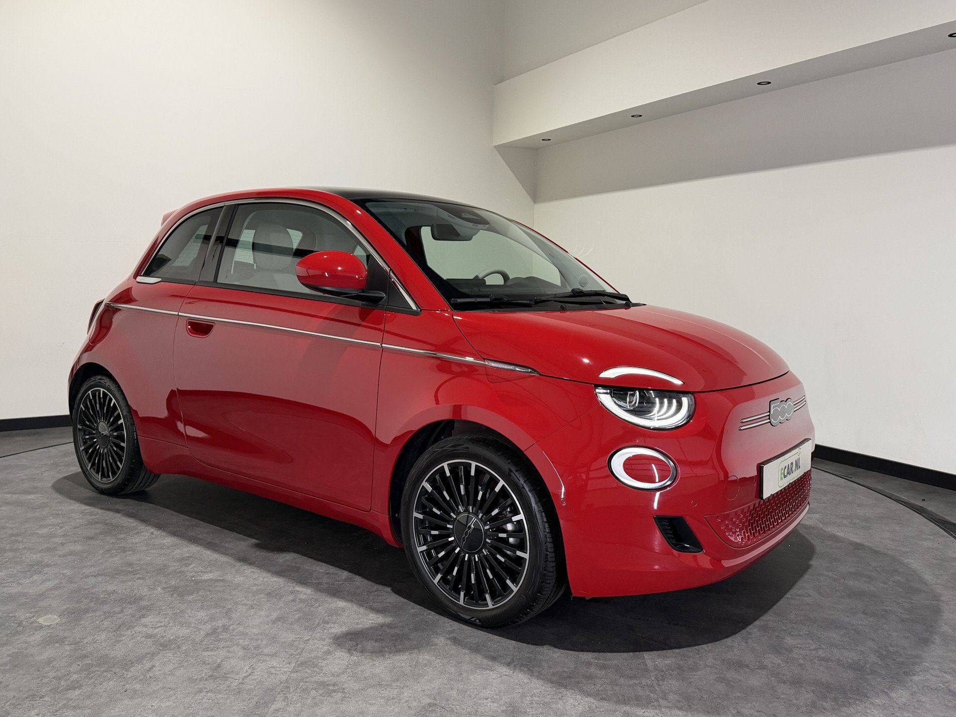 Fiat 500 La Prima 42 kWh | Luxe Leder | ACC | Keyless, Auto's, Gebruikt, Met garantie (alle), 4 stoelen, 320 km
