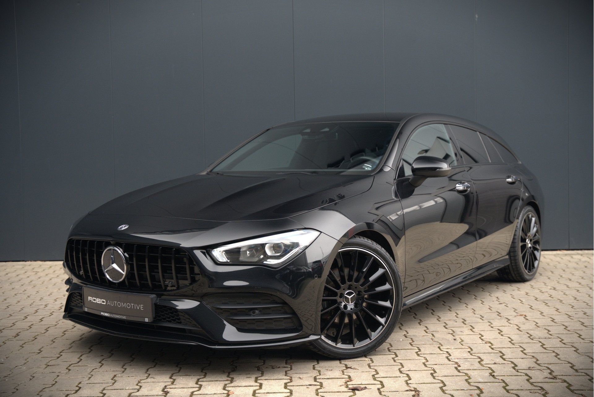 Mercedes-Benz CLA-Klasse Shooting Brake 180 Premium Plus AMG, Auto's, CLA, 136 pk, Gebruikt, 4 cilinders