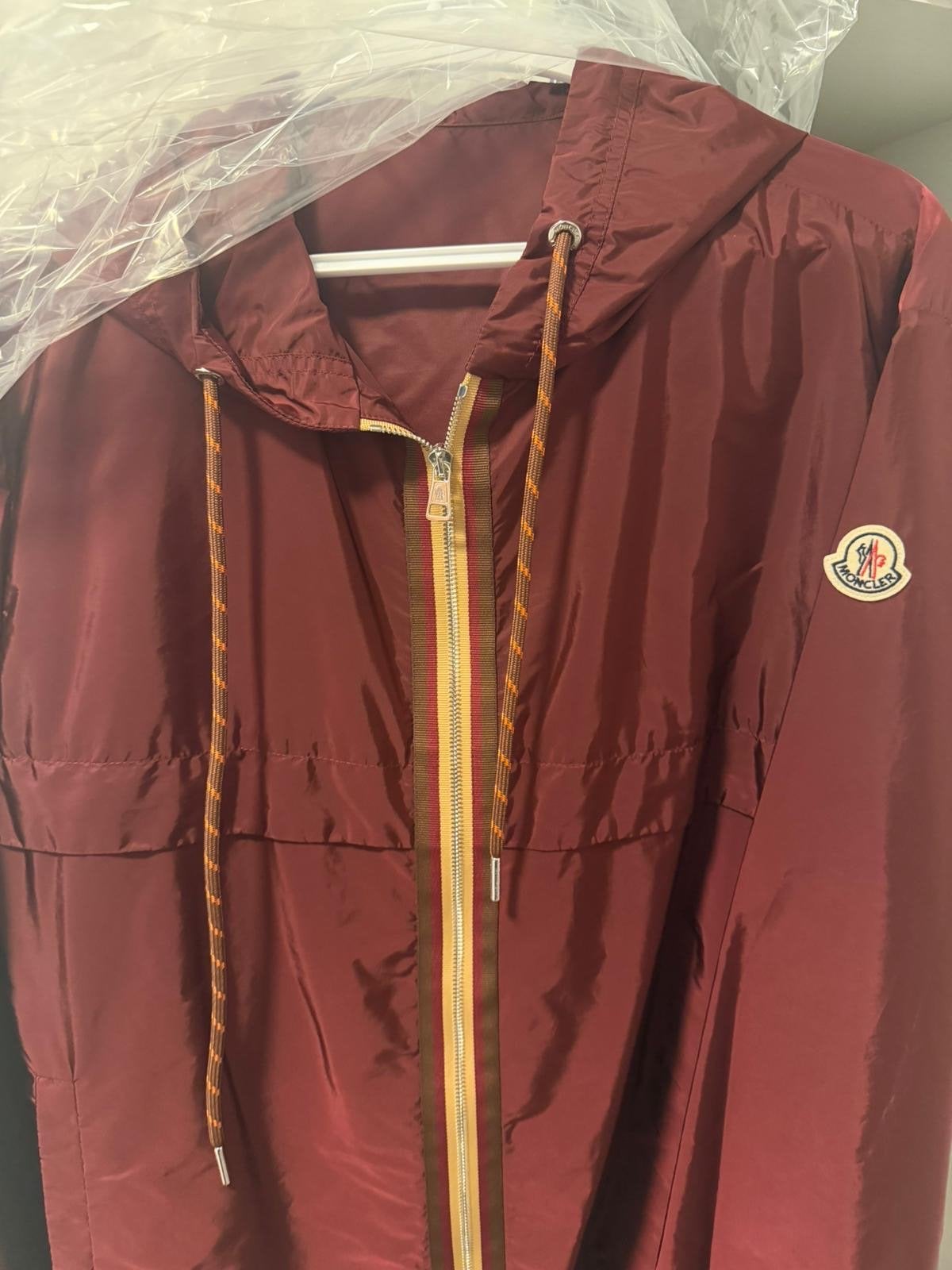 Moncler Windjack - Maat M, Ophalen, Zo goed als nieuw, Rood