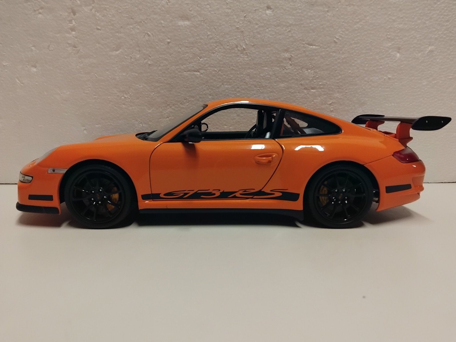 Porsche 911 GT3 RS  oranje Welly metal 1:18 KRD, Hobby en Vrije tijd, Ophalen of Verzenden, Zo goed als nieuw, Auto, Welly
