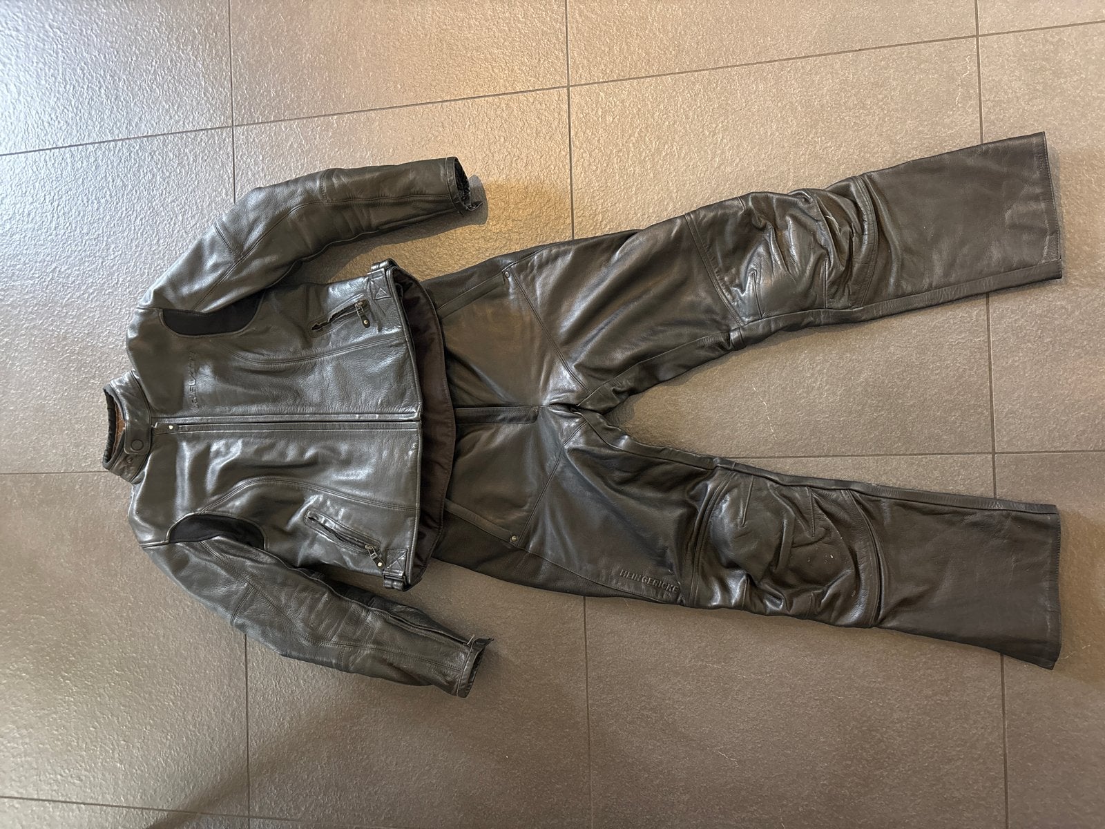 Revit! leren motorjas en Hein Gericke leren motorbroek, Motoren, Kleding | Motorkleding, Ophalen of Verzenden, Tweedehands, Dames