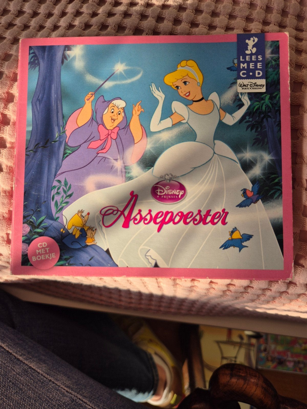 Disney Assepoester Lees Mee CD met Boekje, Cd's en Dvd's, Gebruikt, 3 tot 5 jaar, Ophalen of Verzenden, Inclusief boekje