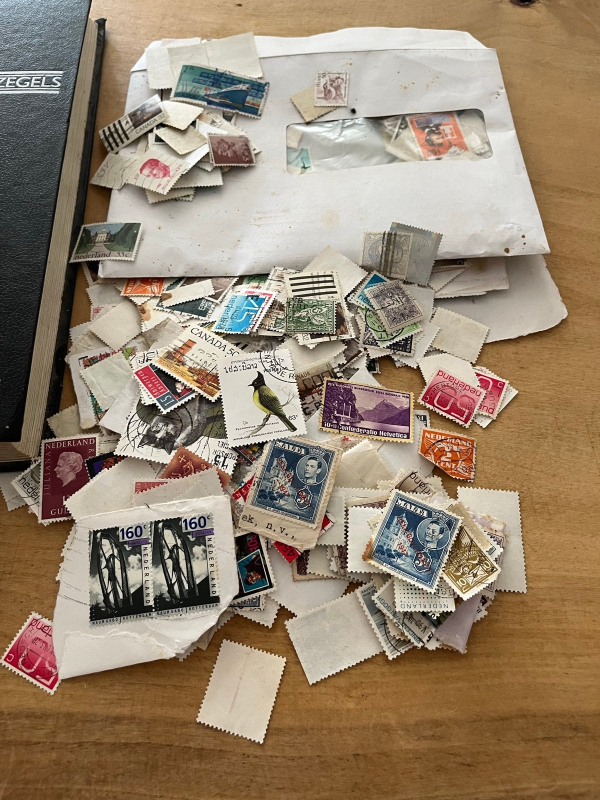 Grote verzameling oude postzegels in album en los, Postzegels en Munten, Ophalen of Verzenden, Na 1940, Gestempeld
