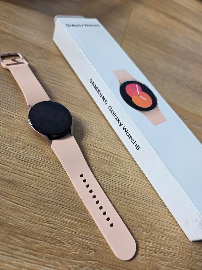 Samsung Galaxy Watch5 40mm Bluetooth - Pink Gold, Samsung ⌚️, Ophalen of Verzenden, Zo goed als nieuw, Roze