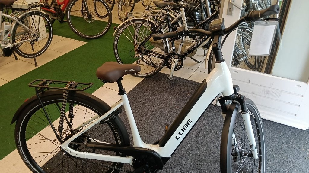 Cube e-bike met 1650km - eventueel ruilen tegen Game laptop, Ophalen, Zo goed als nieuw, 47 tot 51 cm, Cube