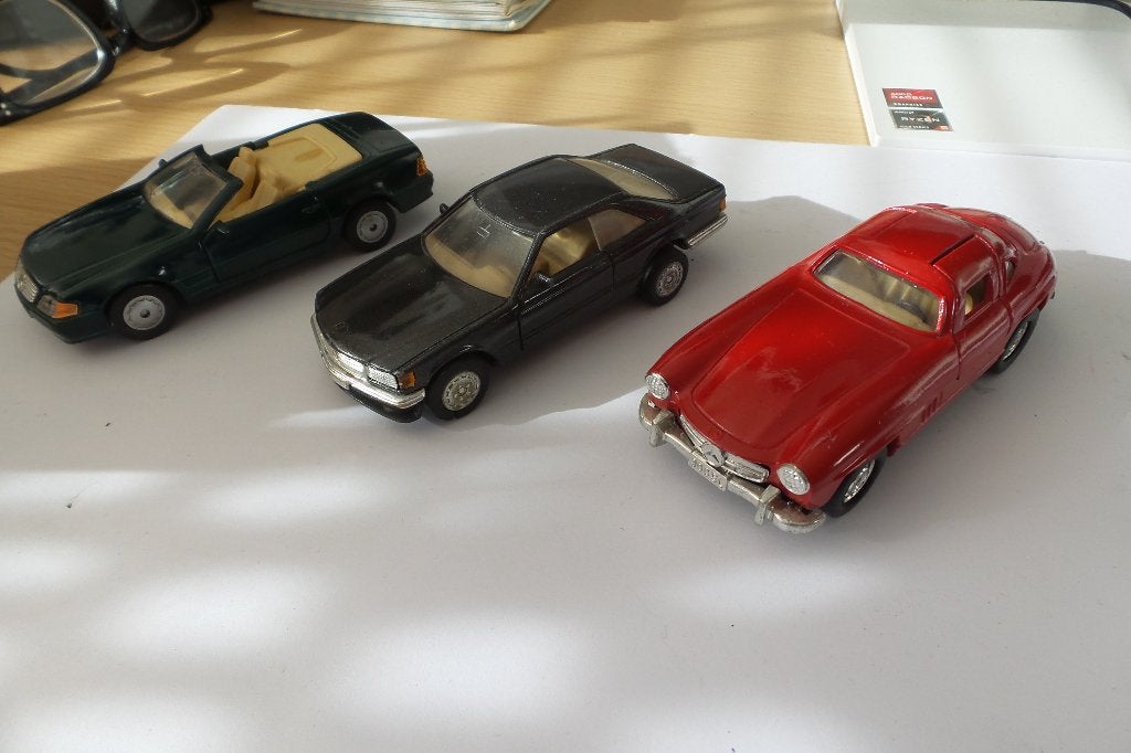 mercedes , welly Mc toys , maisto, Hobby en Vrije tijd, Modelauto's | 1:43, Ophalen of Verzenden, Zo goed als nieuw, Auto, Overige merken
