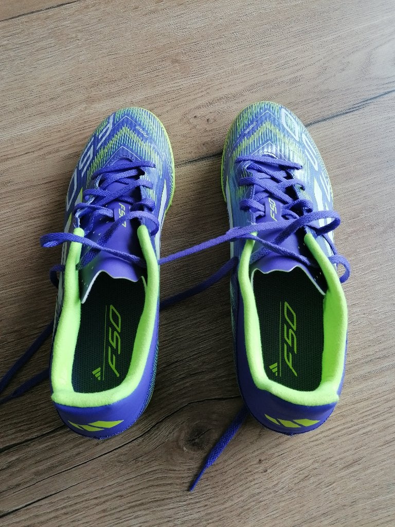 Hockeyschoenen, Ophalen of Verzenden, Zo goed als nieuw, Schoenen