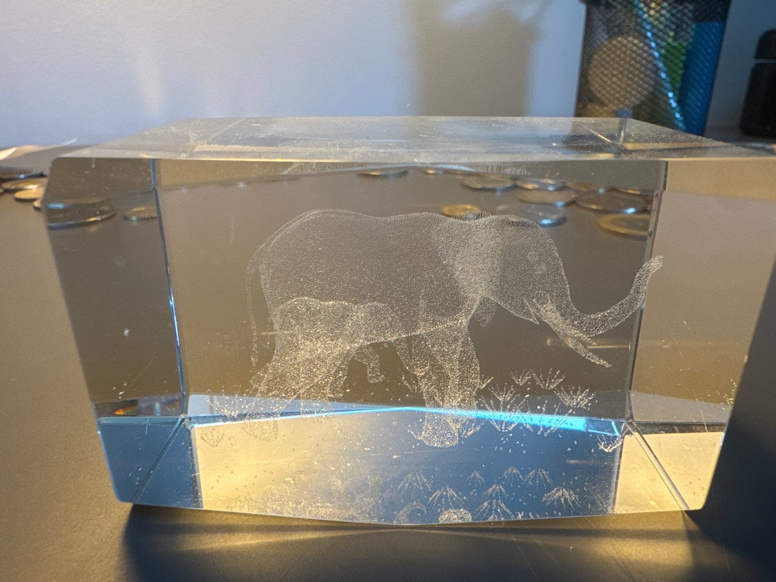 Glazen olifant met baby olifant 3D laser gegraveerd, Antiek en Kunst, Antiek | Glas en Kristal, Ophalen of Verzenden