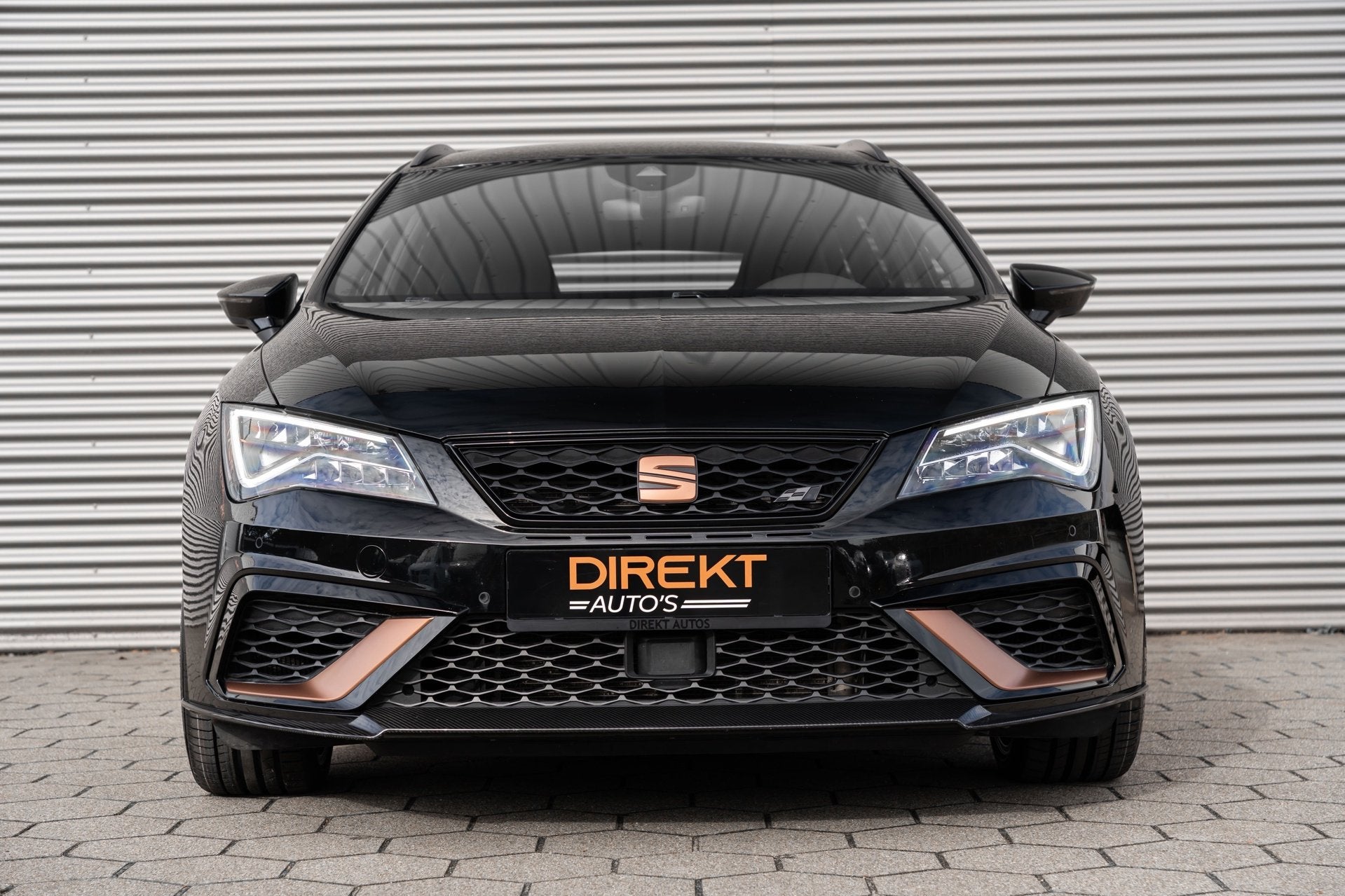 SEAT Leon ST 2.0 TSI 4DRIVE CUPRA R CARBON BREMBO BEATS, Auto's, Automaat, Gebruikt, Zwart, 4 cilinders