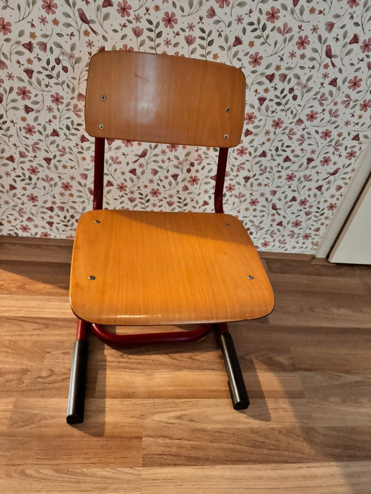 Klein school / kinderstoeltje, Ophalen, Zo goed als nieuw, Stoel(en)