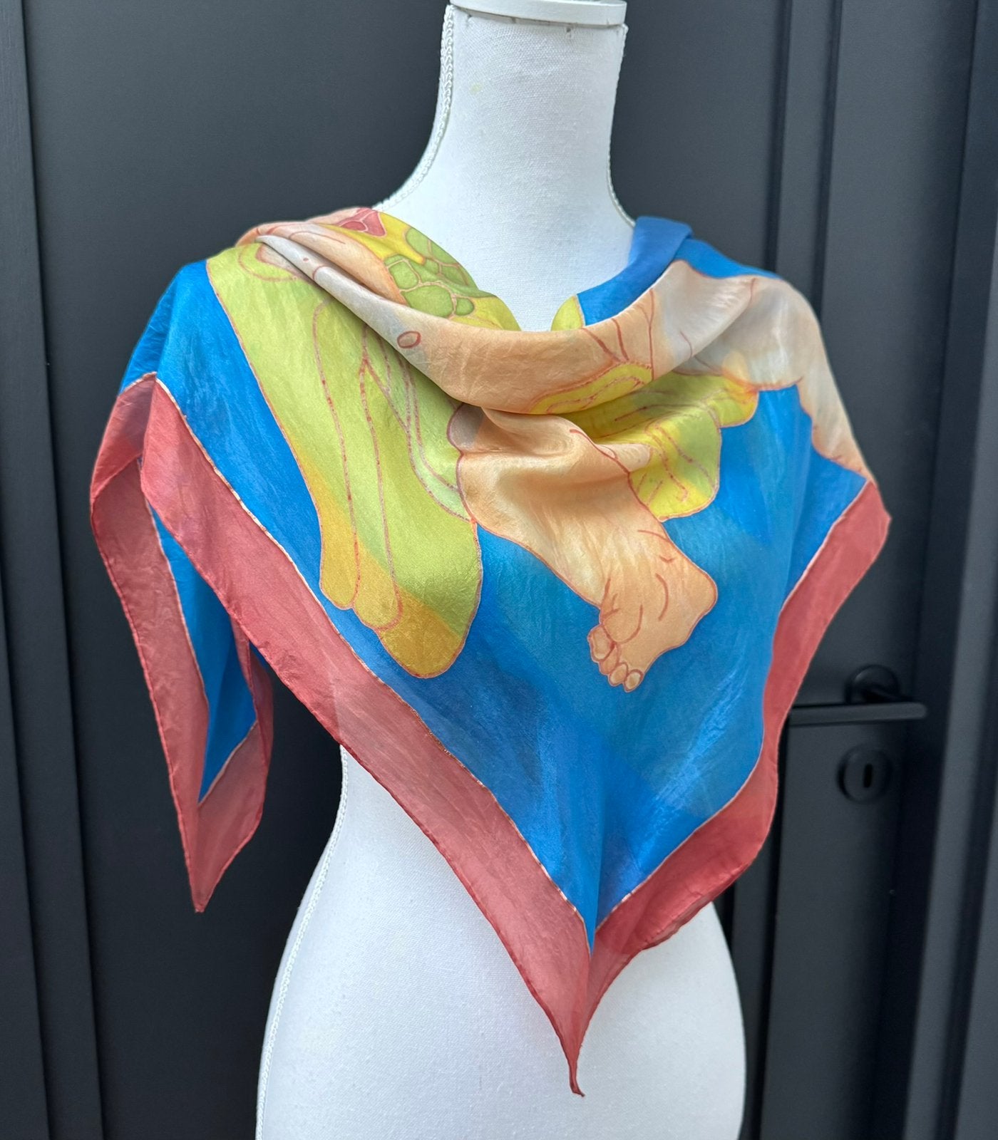 Vintage handbeschilderde grote zijden sjaal, Kleding | Dames, Mutsen, Sjaals en Handschoenen, Ophalen of Verzenden, Zo goed als nieuw
