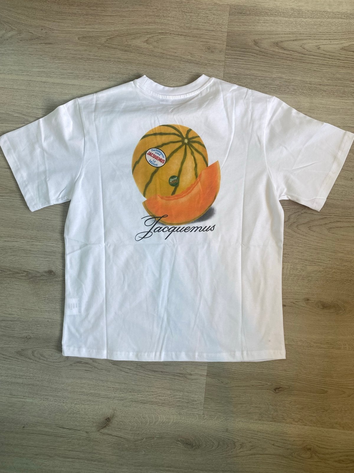 Jacquemus T-shirt met meloenprint - Zo goed als nieuw, Ophalen of Verzenden, Nieuw, Maat 52/54 (L), Wit