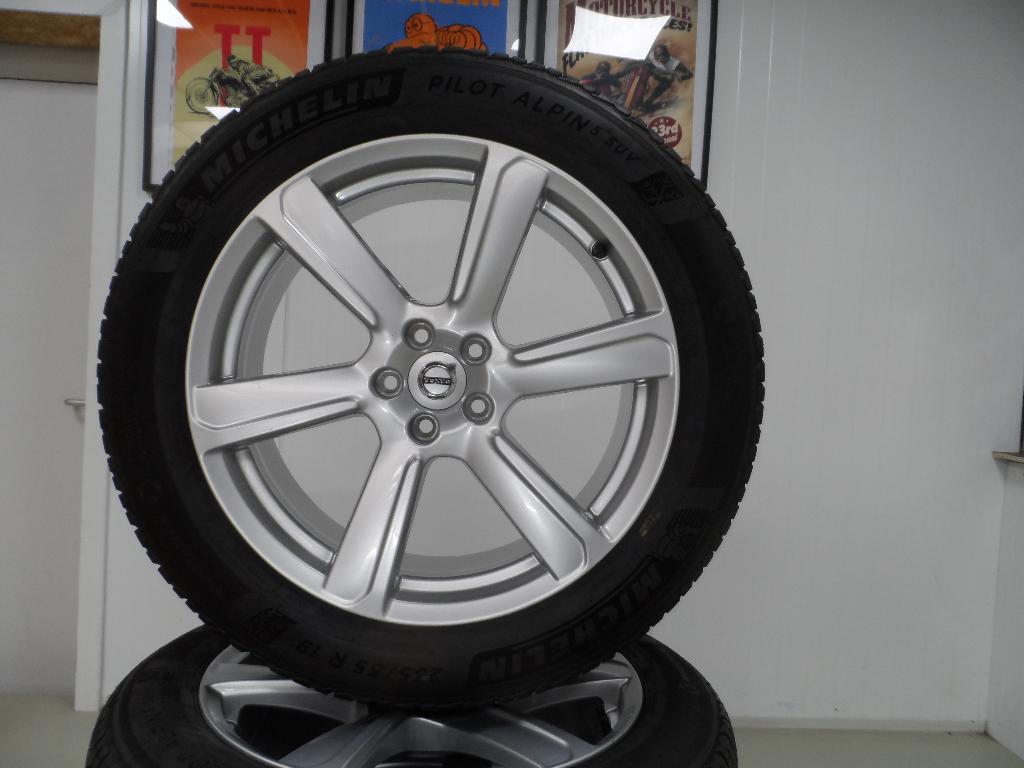 19 inch Volvo XC90 origineel winterbanden set als nieuw, 19 inch, Gebruikt, Banden en Velgen, 235 mm