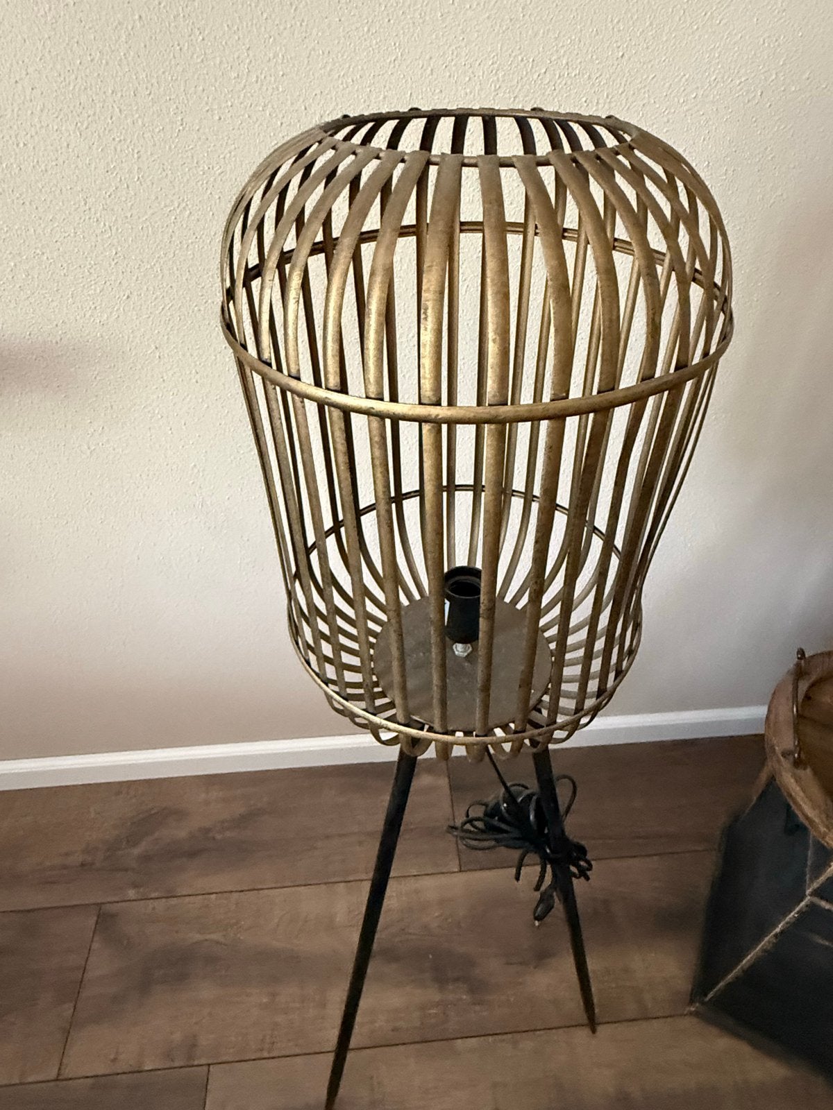 Stijlvolle staande lamp - Goudkleurig metaal, Huis en Inrichting, Ophalen, 100 tot 150 cm, E27 (groot), Zo goed als nieuw