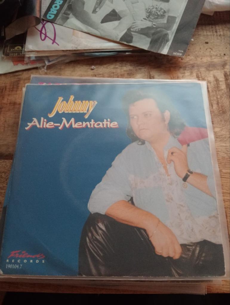 Johnny - Alie mentatie, Ophalen of Verzenden, Zo goed als nieuw, Overige formaten, Levenslied of Smartlap