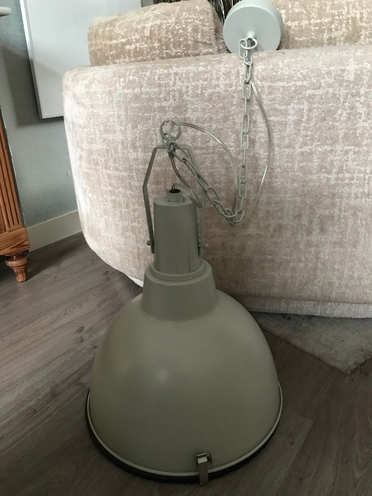 Witte hanglamp met industriële uitstraling, Ophalen, Zo goed als nieuw, Metaal, E27 (groot)