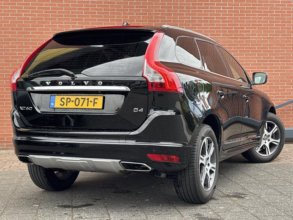 Volvo XC60 2.0 D4 FWD Summum Automaat, Panoramadak, Leder, T, Auto's, Volvo, Gebruikt, 4 cilinders, 1634 kg, Zwart