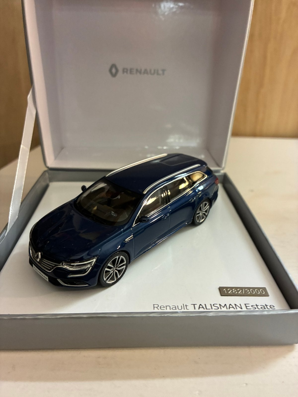 Renault Talisman Estate Norev 1:43, Ophalen of Verzenden, Zo goed als nieuw, Auto, Norev
