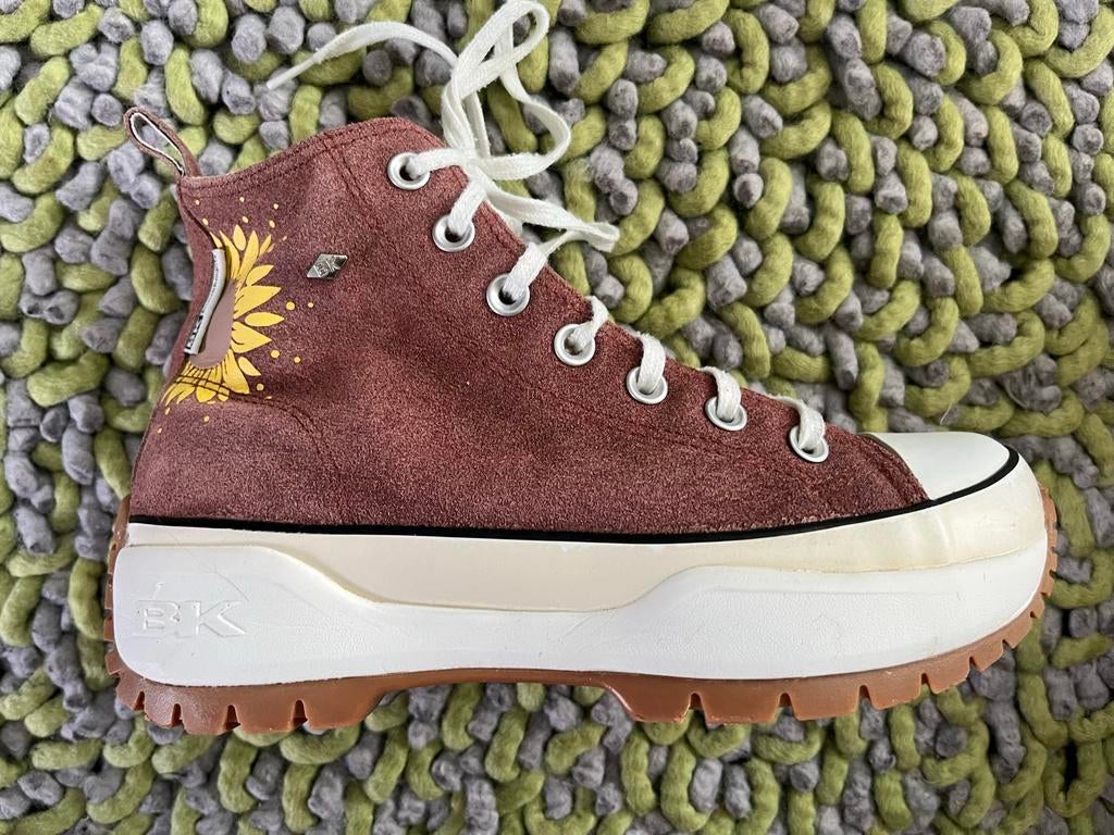 BK British Knights gympen sneakers - bruin met bloem, Ophalen of Verzenden, Zo goed als nieuw, Bruin, Sneakers of Gympen
