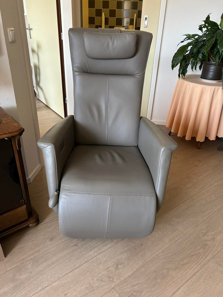 Sta op fauteuil Toscana (Prominent), Huis en Inrichting, Fauteuils, Ophalen, Zo goed als nieuw, Leer, 50 tot 75 cm