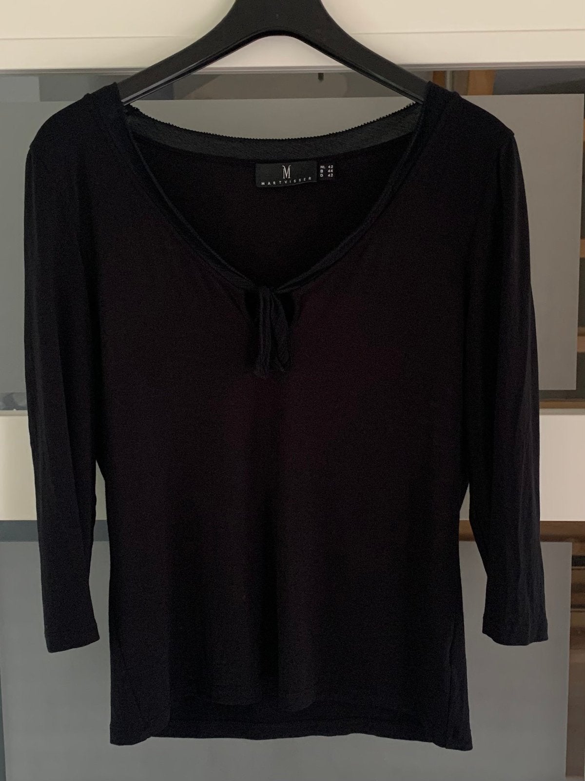 Zwart shirt van Mart Visser met strikje maat 42, Zwart, Maat 42/44 (L), Ophalen of Verzenden, Zo goed als nieuw