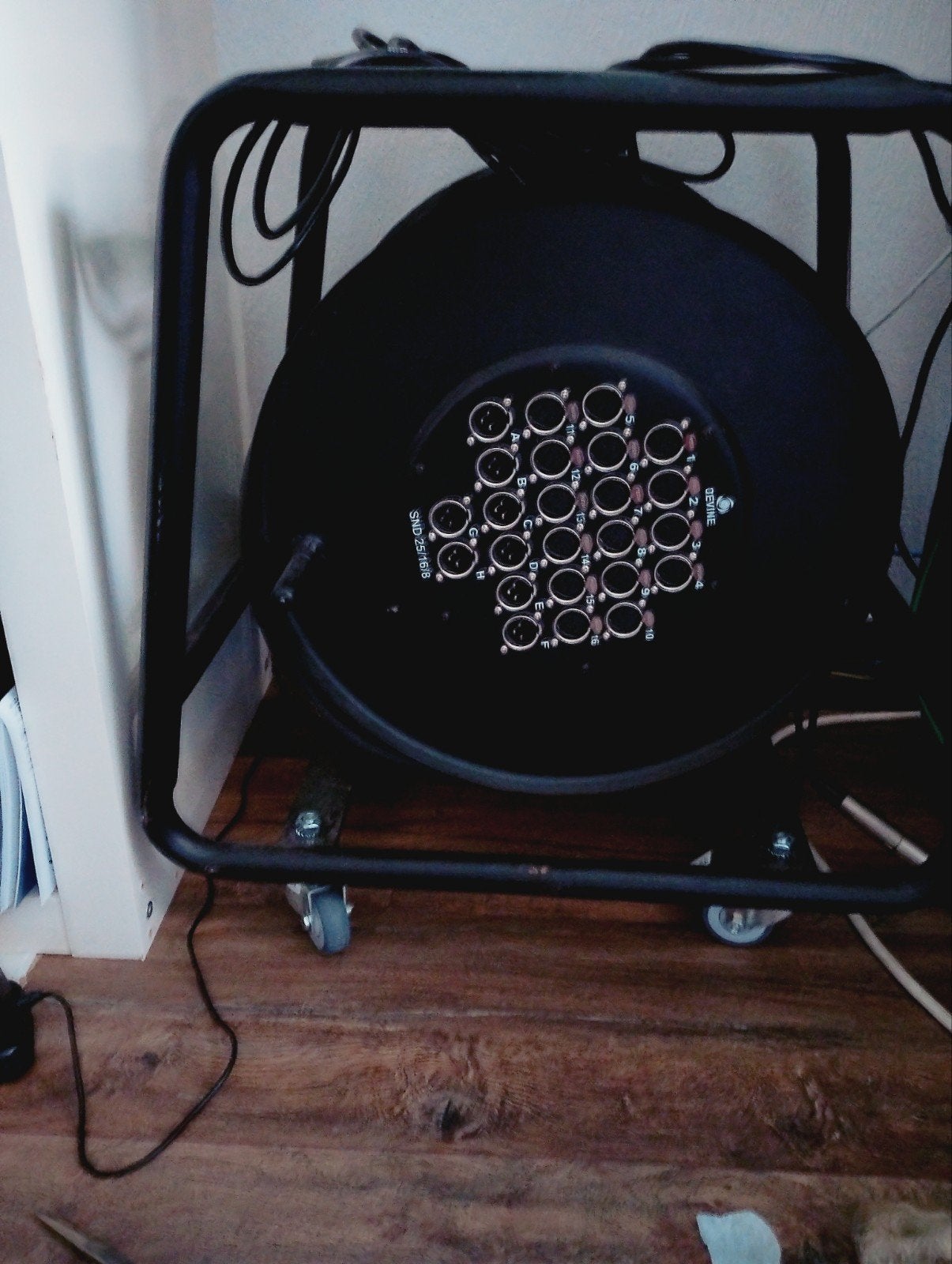 Devine SND 25/16/8 xlr stagehaspel, Ophalen, Gebruikt, Minder dan 500 watt, Overige typen