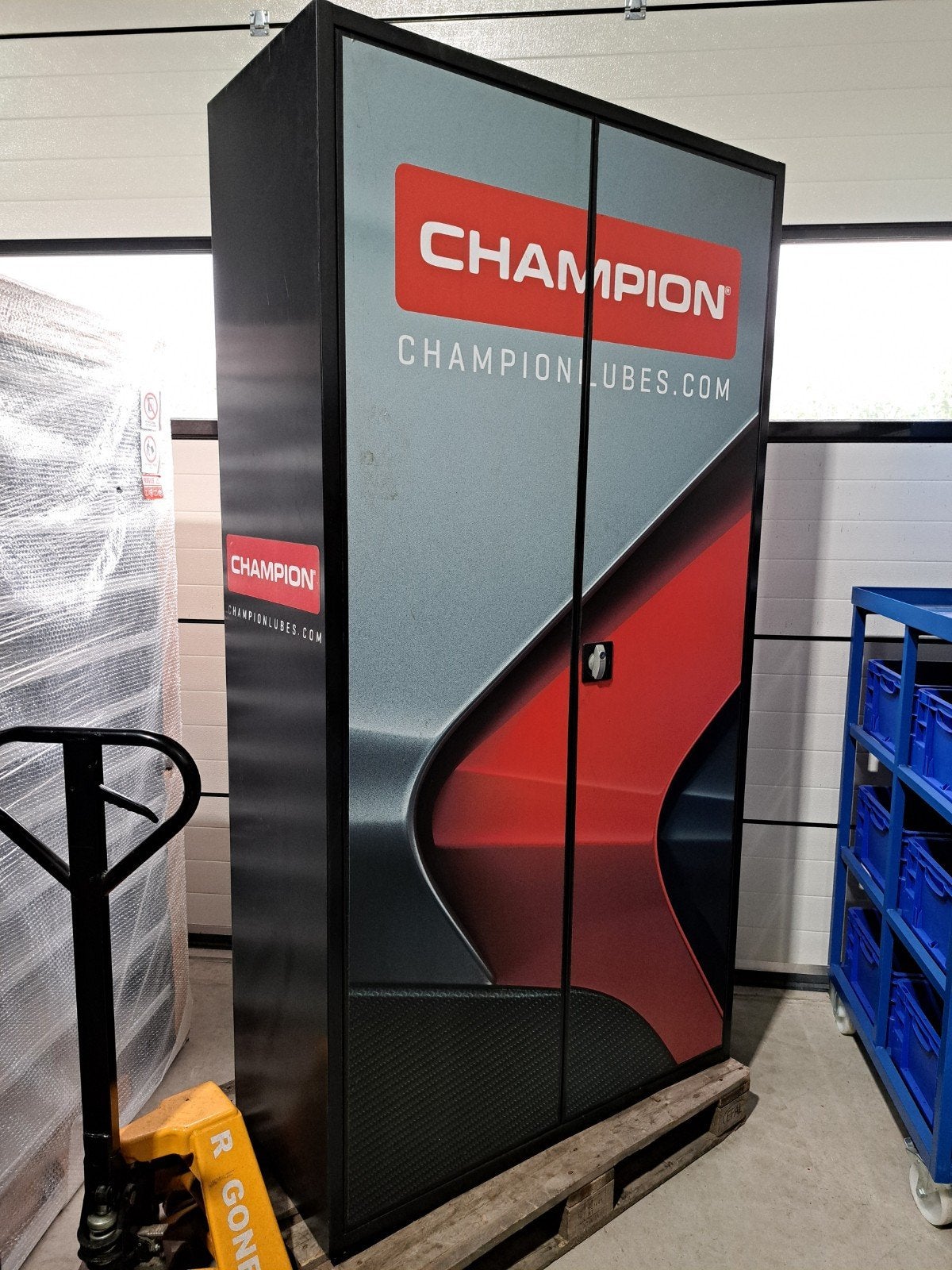 Champion oliekast met lekbak, Ophalen, Gebruikt, 100 tot 150 cm, 200 cm of meer
