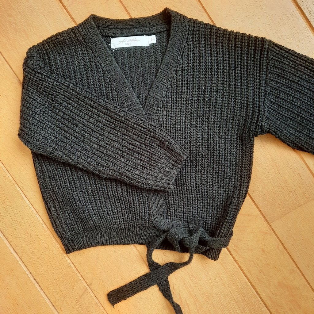 AMBIKA Kids vest grof gebreid met overslag zwart maat 116, Ambika, Jongen of Meisje, Trui of Vest, Ophalen of Verzenden