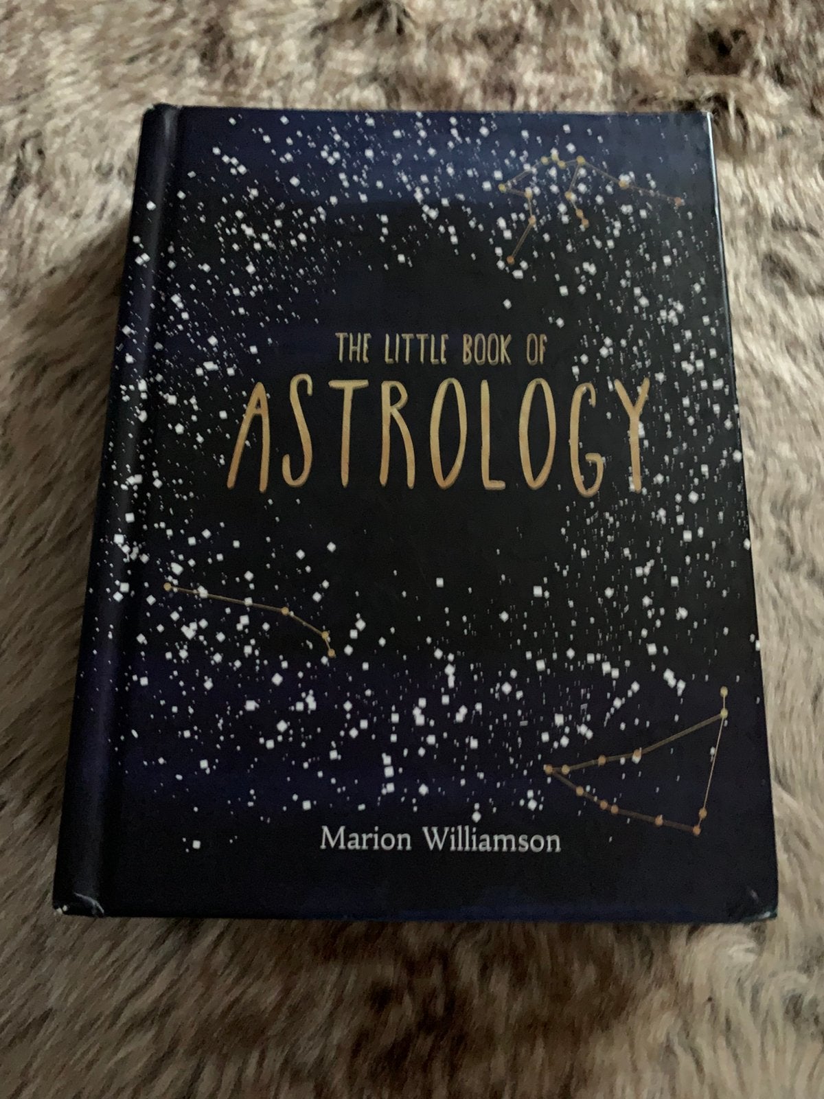 The little book of Astrology-Marion Williamson, Boeken, Ophalen of Verzenden, Gelezen, Spiritualiteit algemeen, Overige typen