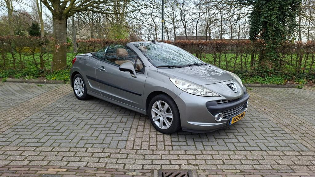 Peugeot 207 CC cabriolet nwe apk, leer, vakantiegeld export, Voorwielaandrijving, 15 km/l, 4 cilinders, Cabriolet