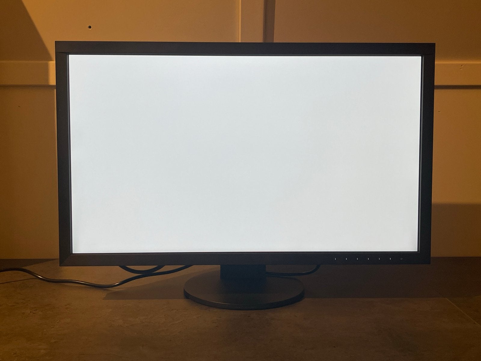 Foto 9 van EIZO ColorEdge CS2740 27 inch 4K monitor GEKALIBREERD