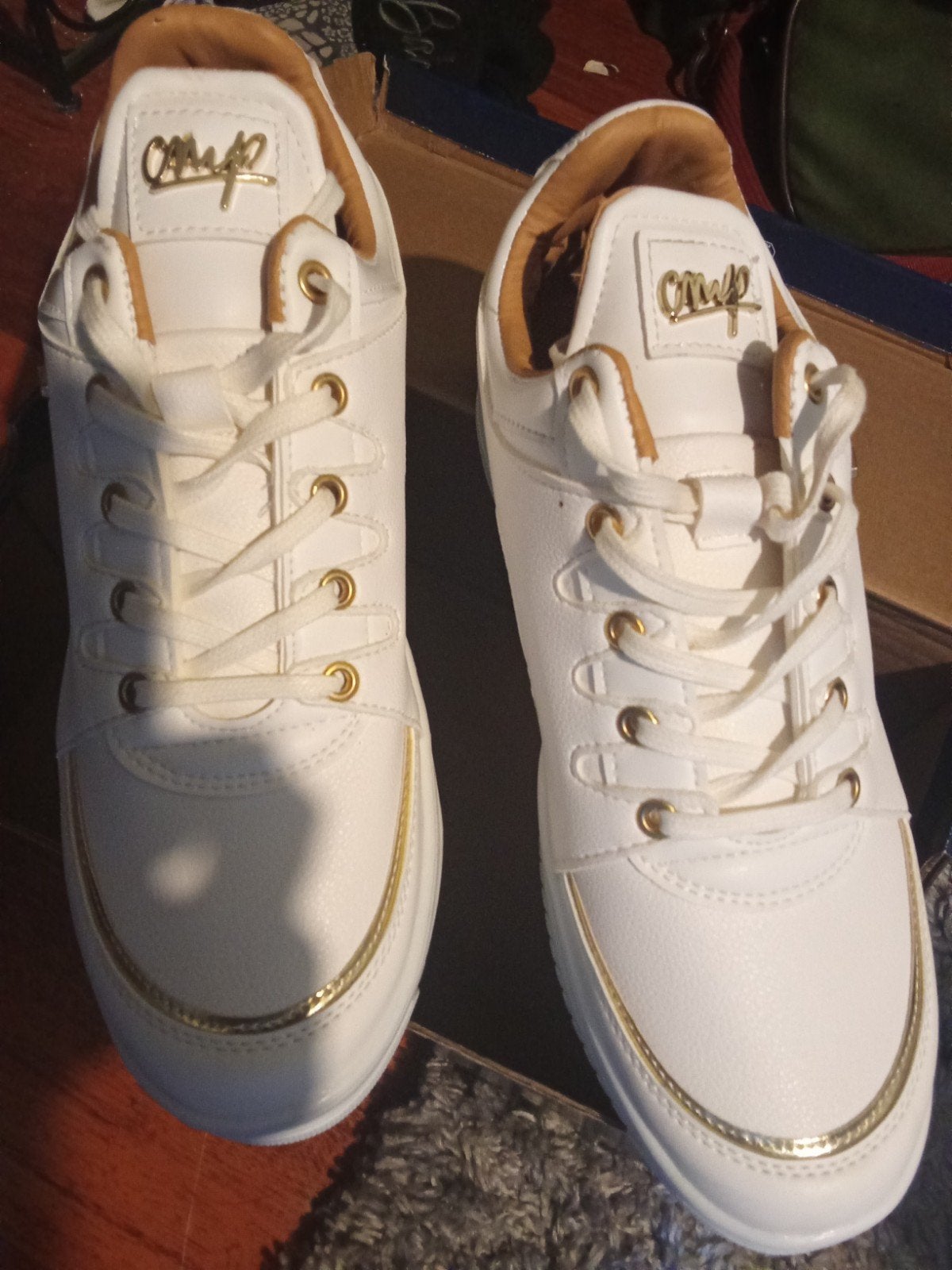 Witte sneakers met gouden accenten -nieuw, Ophalen, Wit, Nieuw, Sneakers of Gympen