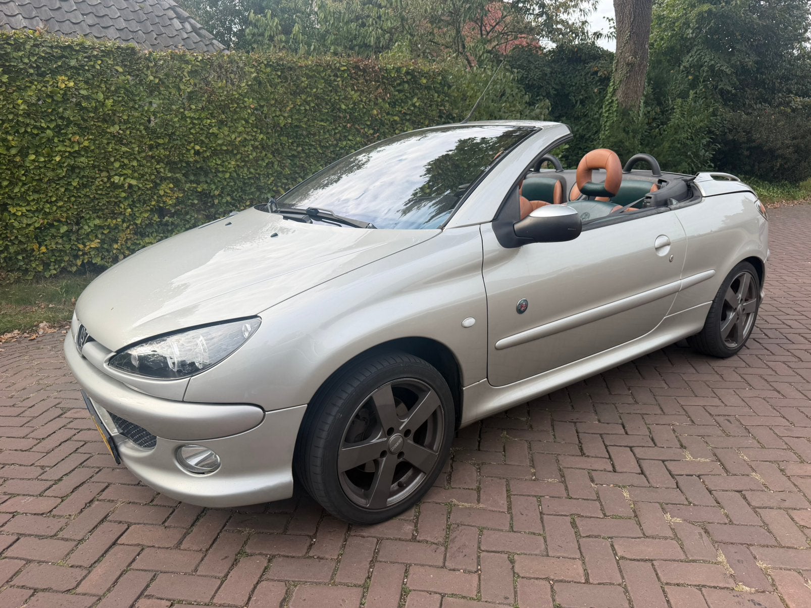 Peugeot 206 1.6 16V CC ROLAND CARROS / ✅CABRIO✅ / CRUISE, Auto's, Voorwielaandrijving, Dealer onderhouden, 4 cilinders, Cabriolet