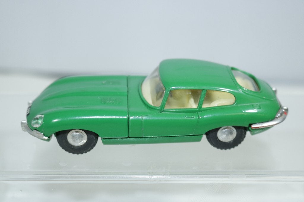 Triang 1:43 Spot On 217 Jaguar XK "E" 1:42 TOP, Hobby en Vrije tijd, Modelauto's | 1:43, Zo goed als nieuw, Auto, Overige merken