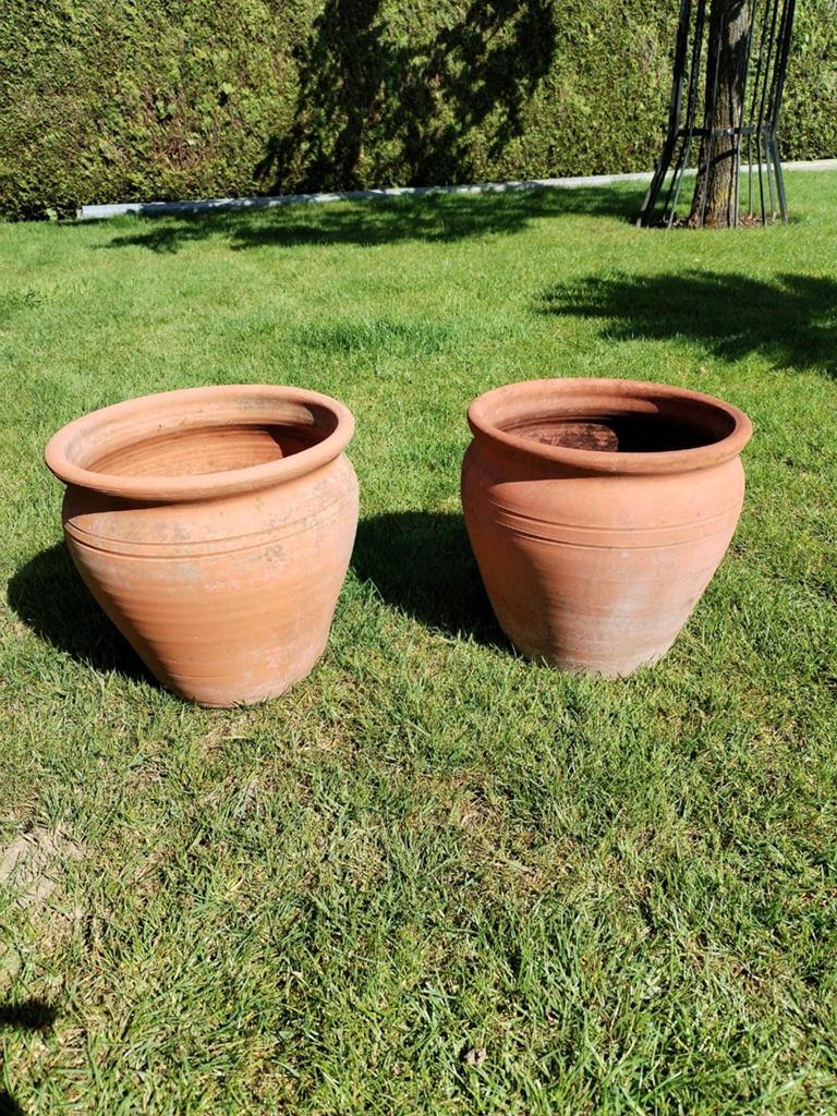 2 grote terra cotta bloempotten, Tuin en Terras, Bloempotten, Ophalen, Rond, 25 tot 40 cm, Minder dan 40 cm