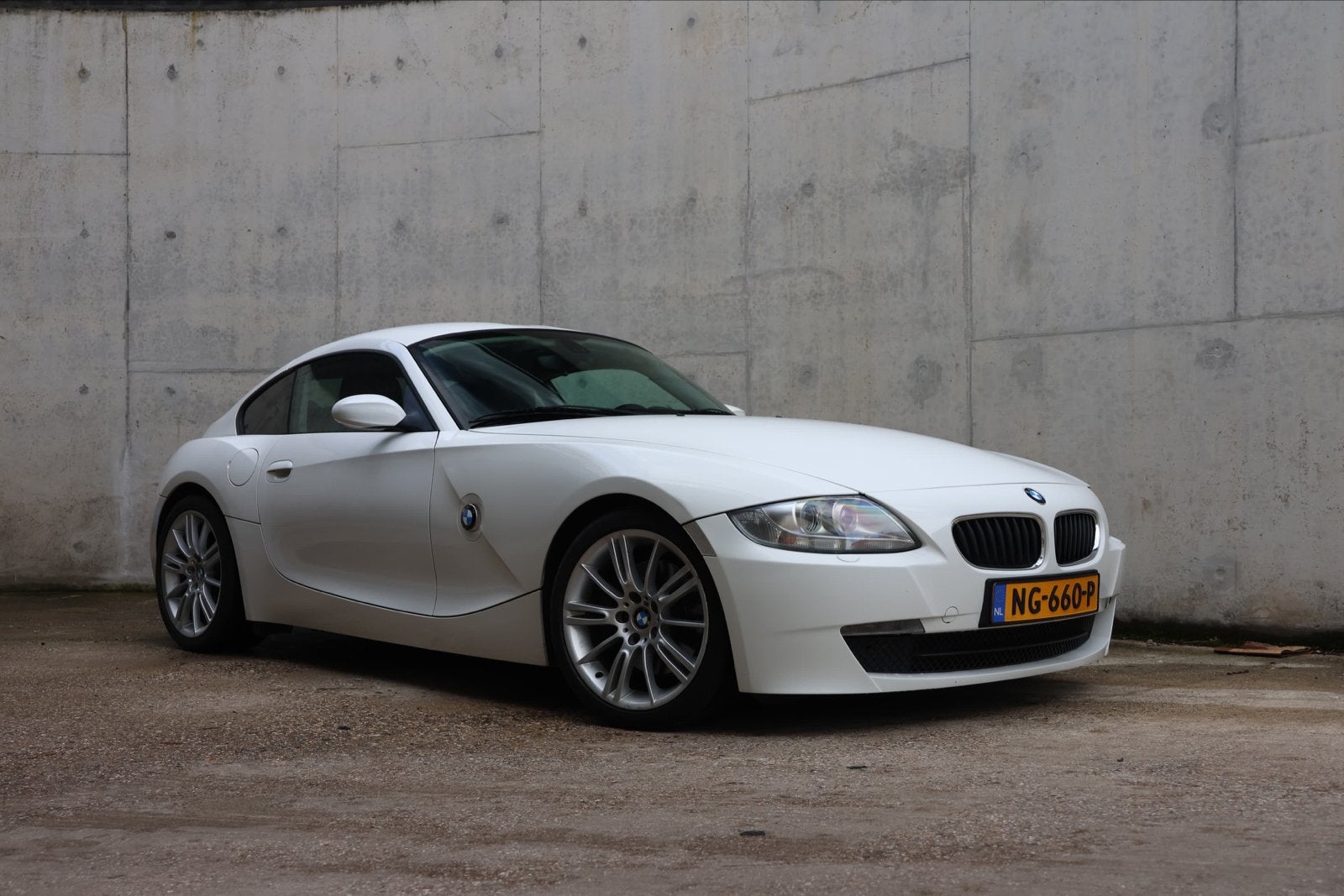 BMW Z4 3.0 Coupe 2008 Wit, Achterwielaandrijving, 11 km/l, Handgeschakeld, Geïmporteerd