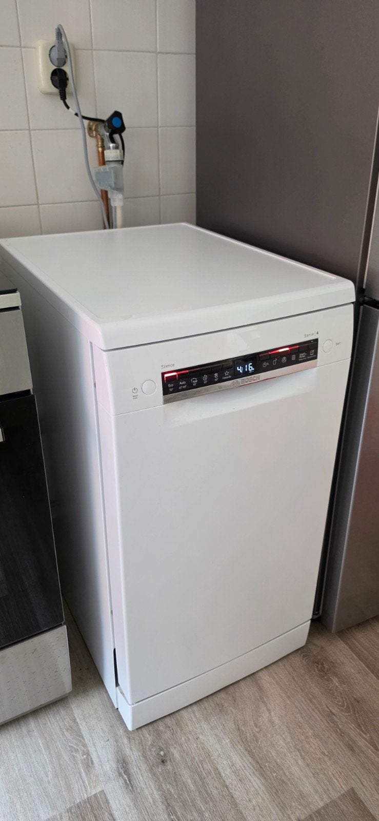 Bosch Serie 4 Vaatwasser 45cm, Ophalen, Minder dan 10 liter, Zo goed als nieuw, 85 tot 90 cm