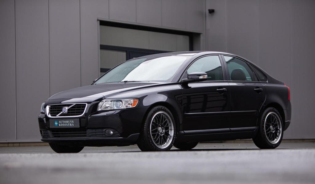 Volvo S40 2.4i Summum 170PK|Automaat|Xenon|Leder|Keyless|, Auto's, Volvo, Zwart, 700 kg, Zwart, 2435 cc