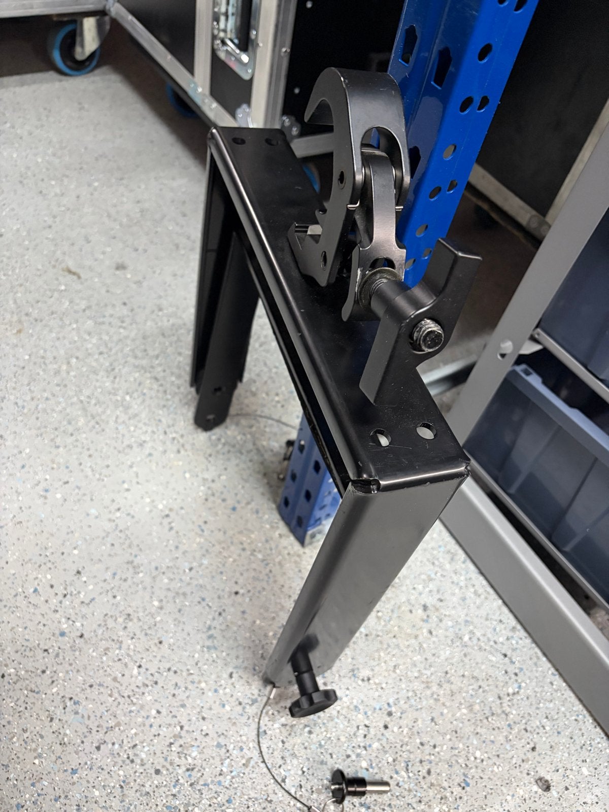 DB Technologies speakerbeugel voor DVX D10HP, Ophalen, Gebruikt, Audio
